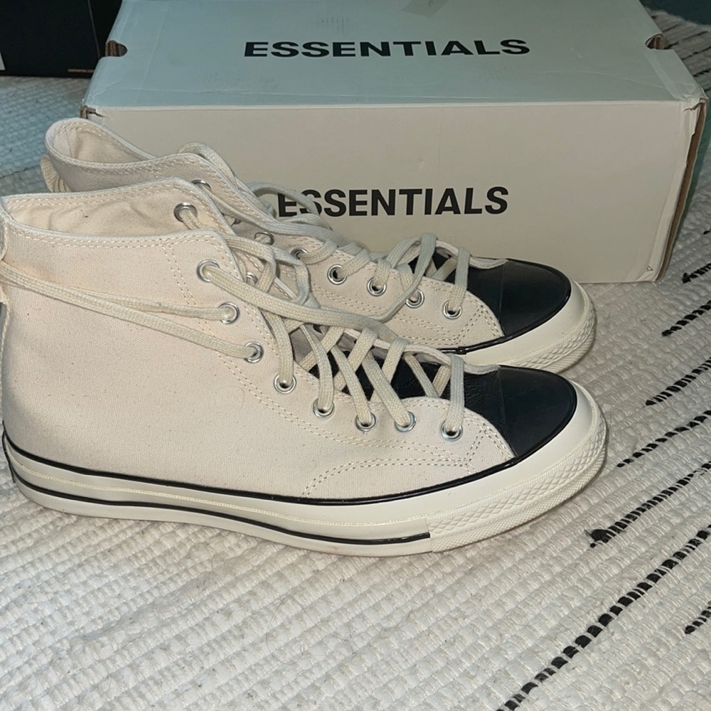 ESSENTIALS X Converse